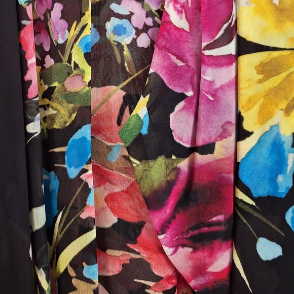 CAROLINE ROSE – Plus size—1X— Women multi/ /black flower vibrant print against a - Picture 2 of 4